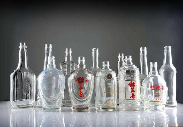 一竞技玻璃告诉您玻璃瓶如何抛光