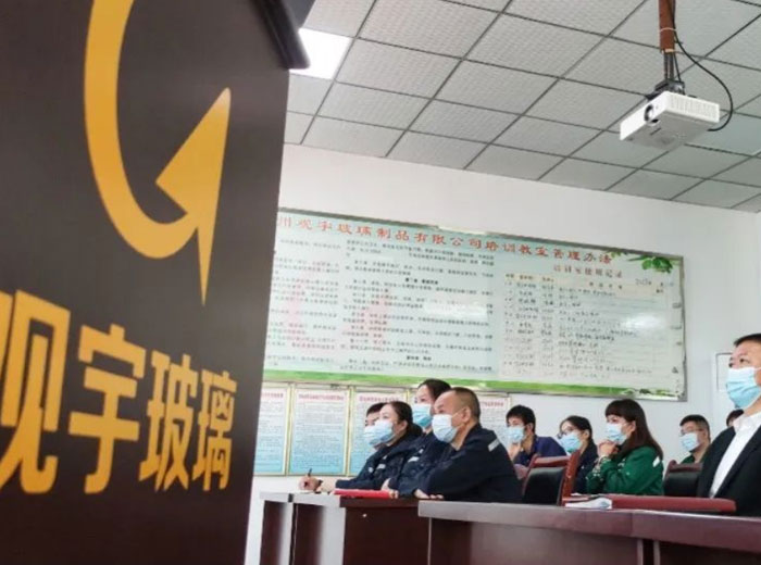 参与党的盛会 聆听党的声音｜一竞技集团组织集中观看二十大开幕式